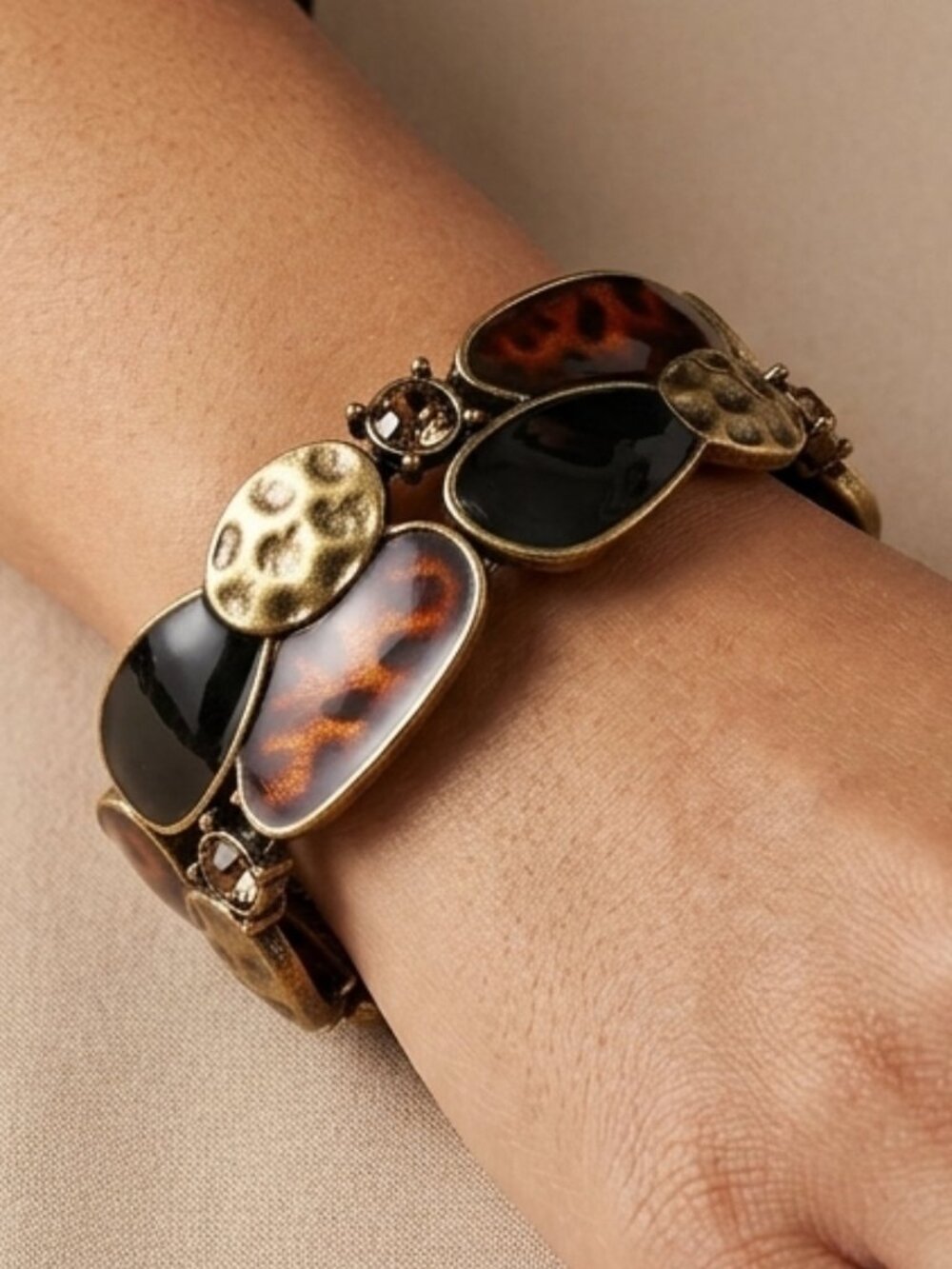 VTG Lia Sophia Tortoise & Black Enamel Crystal Stretch Cuff Preloved